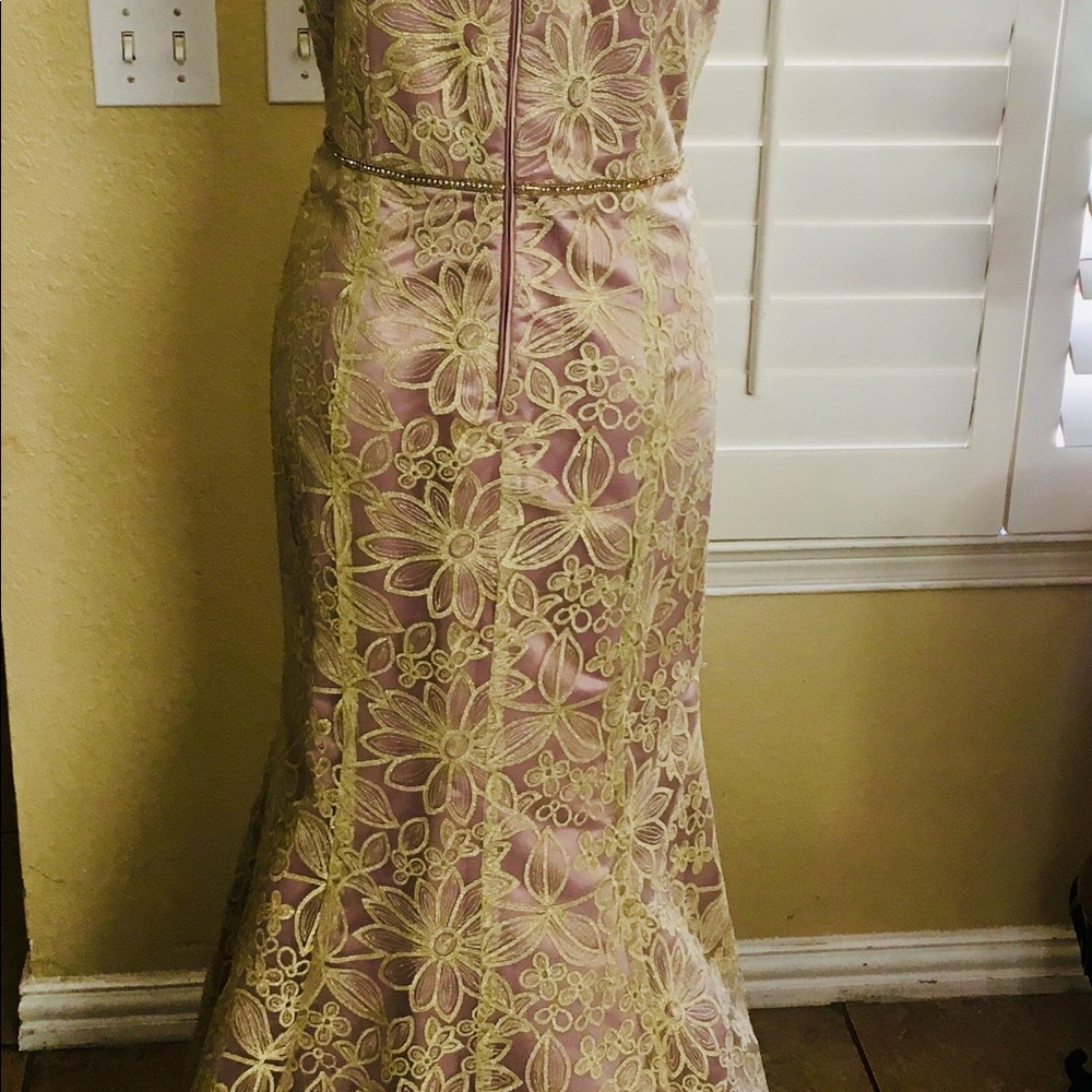 Dress - Picture 5 of 10